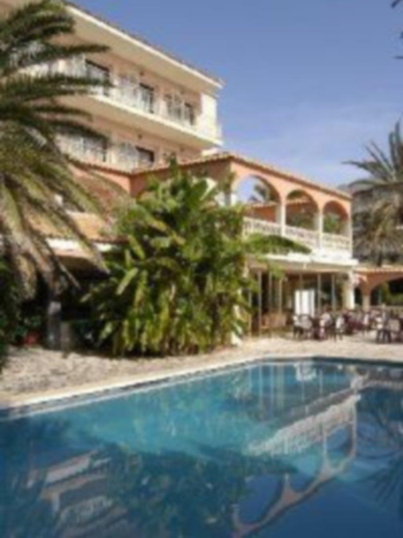 Hotel Hotetur Lago Playa Cala Ratjada  Exteriör bild